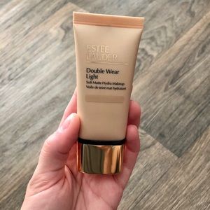 Estee Lauder Double Wear Light Foundation